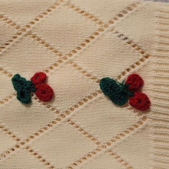 Sugarlips Crochet Sweater Crop Top Size Small NWOT - Picture 8 of 10